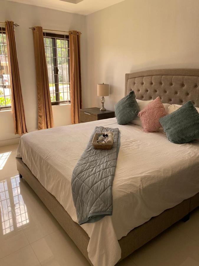 Luxurious Villa Royale- 5 Min Drive To Ocho Rios Buitenkant foto