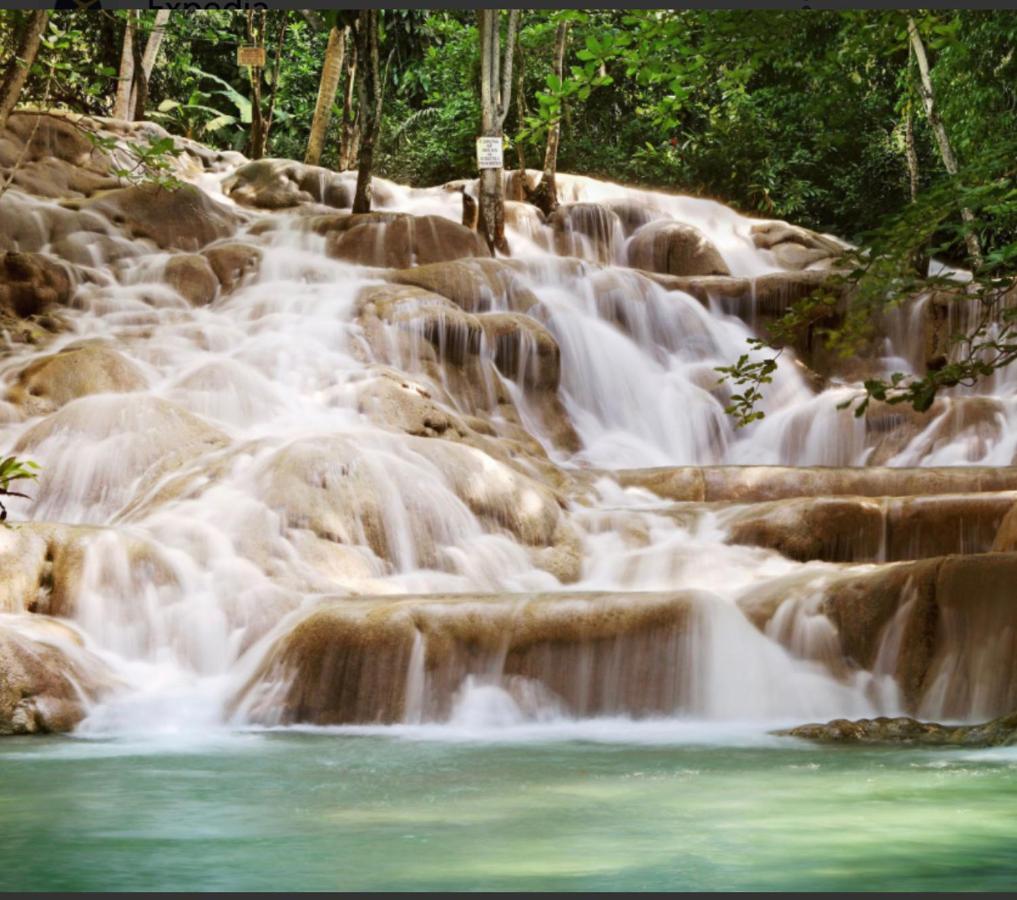 Luxurious Villa Royale- 5 Min Drive To Ocho Rios Buitenkant foto